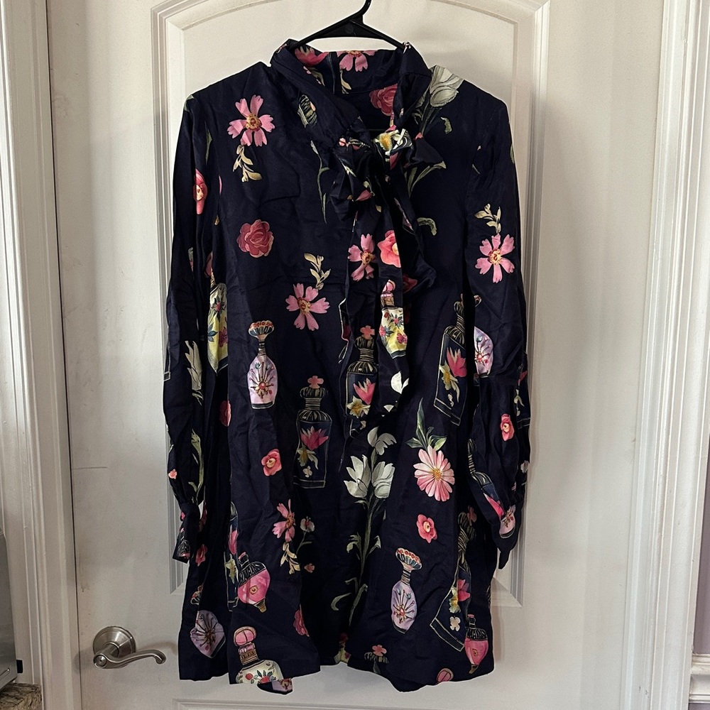 NWT Anthropologie x Maeve Floral Navy Blouse with Bow - Size Small